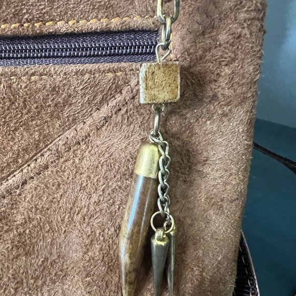 VAAN & CO Leather crossbody with animal print and charms. - Picture 4 of 9